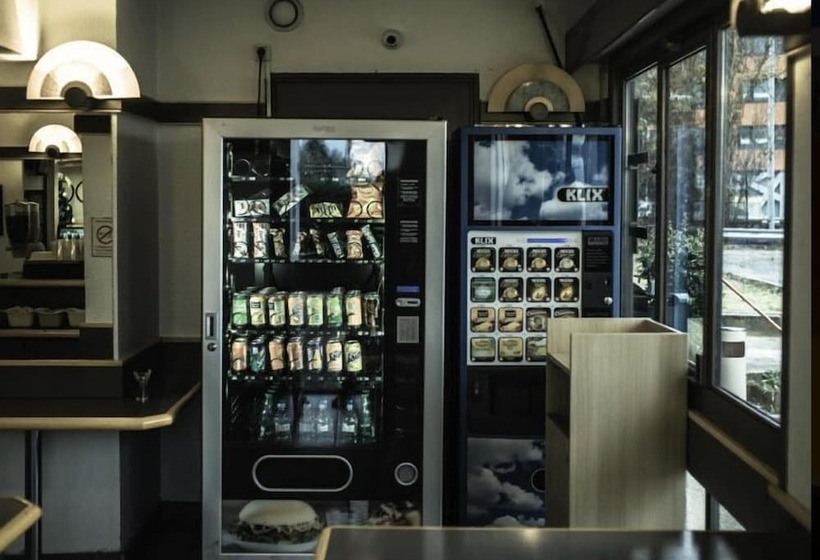 هتل Egg Hôtel Sarcelles