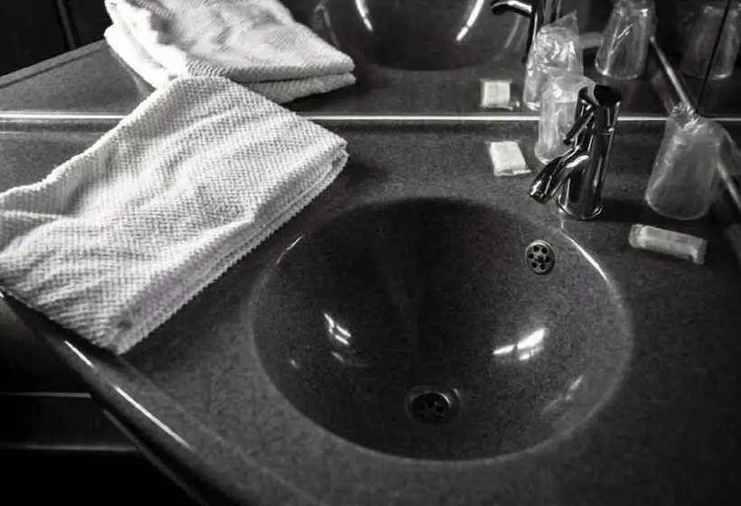 酒店 Egg Hôtel Sarcelles