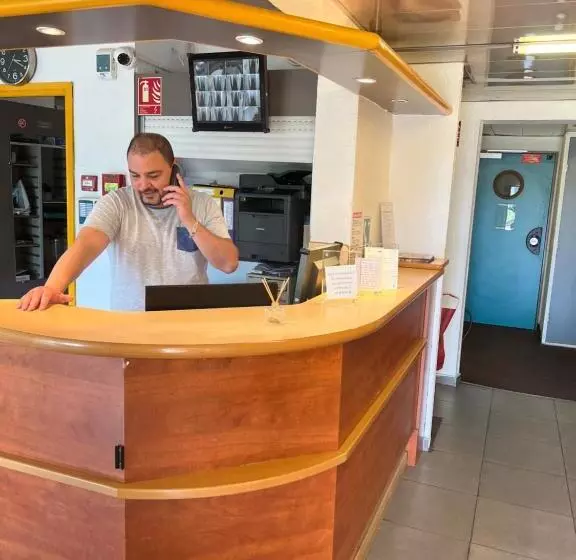 酒店 Egg Hôtel Sarcelles