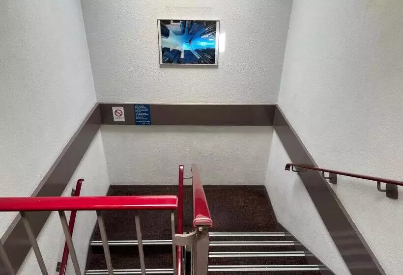 酒店 Egg Hôtel Sarcelles