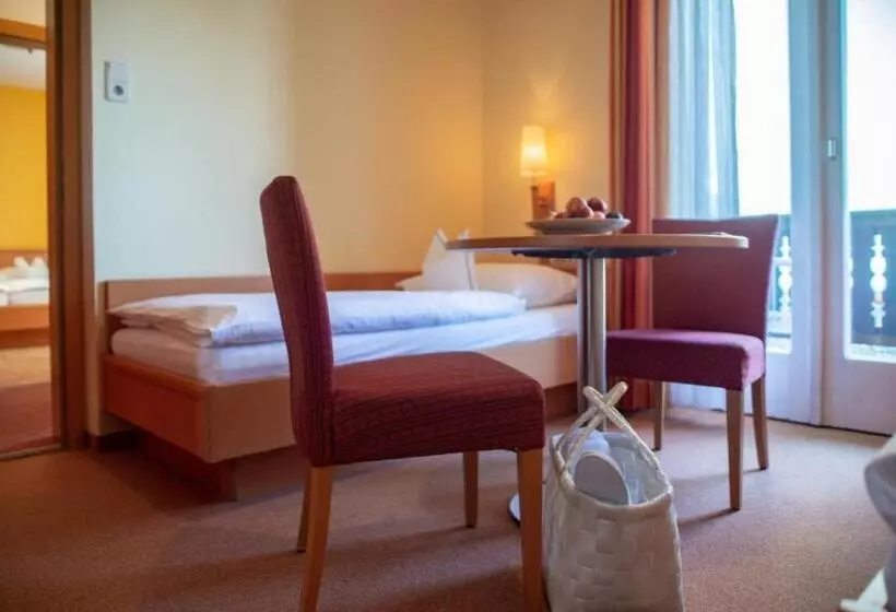 Hotelli Gasthof Scheer Feriendomizil