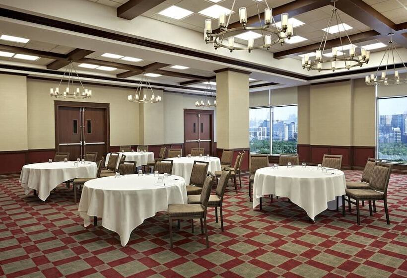 فندق Four Points By Sheraton Calgary Airport