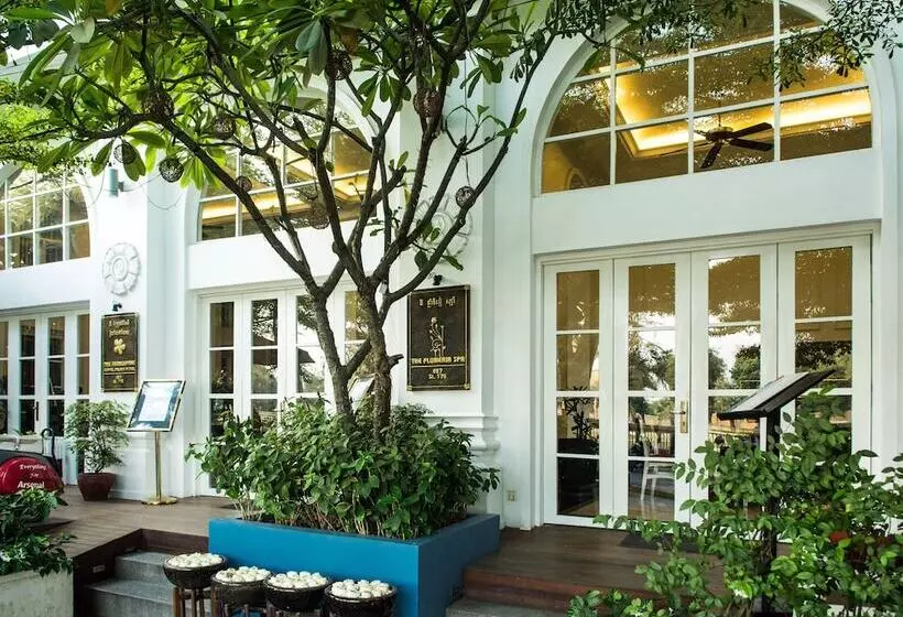 هتل The Frangipani Royal Palace