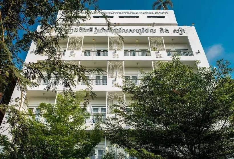 هتل The Frangipani Royal Palace