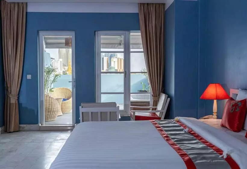 هتل The Frangipani Royal Palace