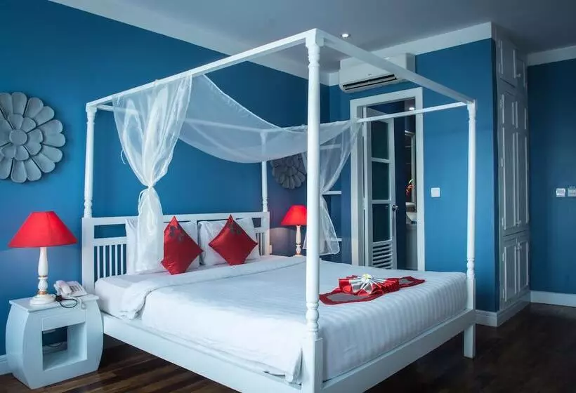 هتل The Frangipani Royal Palace