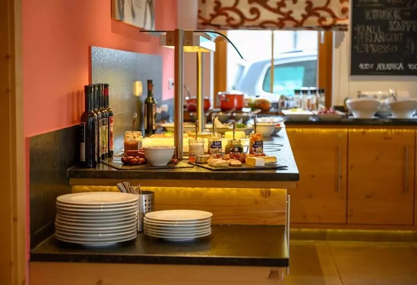 فندق Garni Melanie