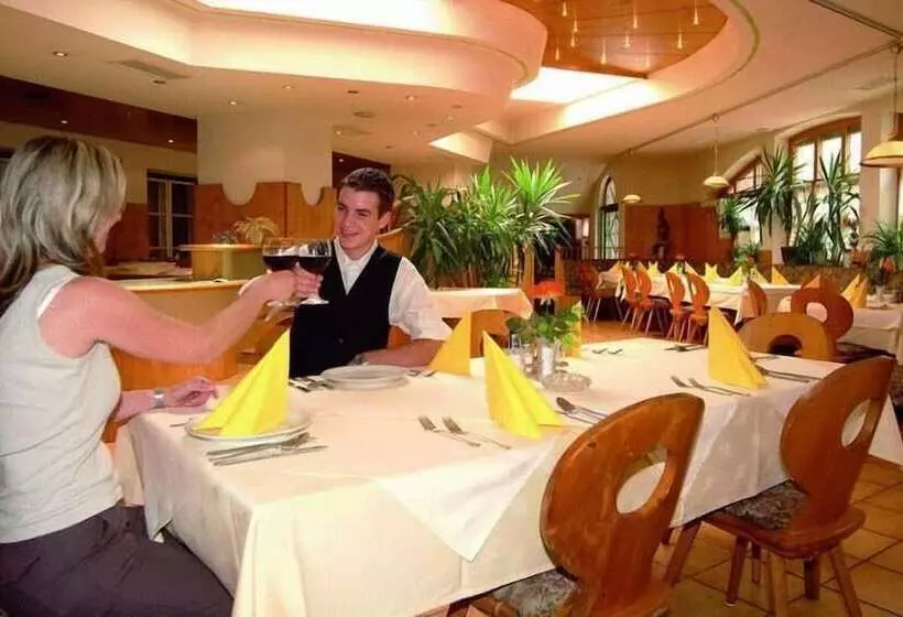 ホテル Gasthof Post