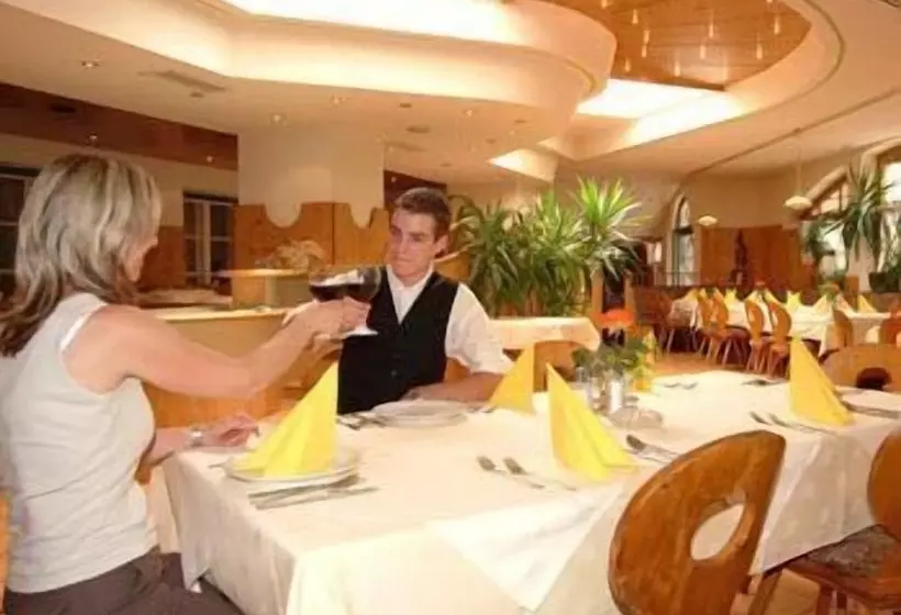 ホテル Gasthof Post