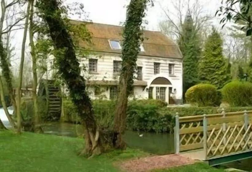 בית מלון כפרי Le Moulin De Mombreux