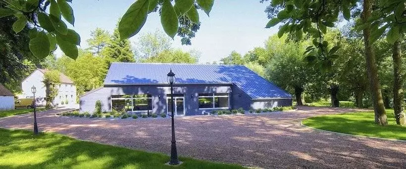 בית מלון כפרי Le Moulin De Mombreux
