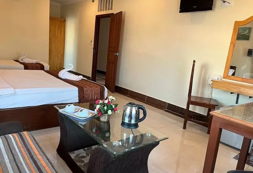 בית מלון כפרי Queen Wood