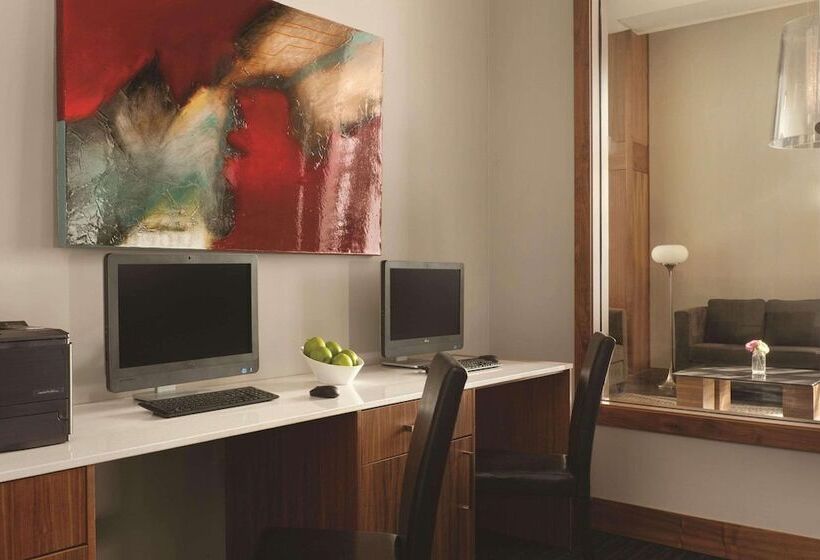 Radisson Hotel & Conference Centre Calgary Airport