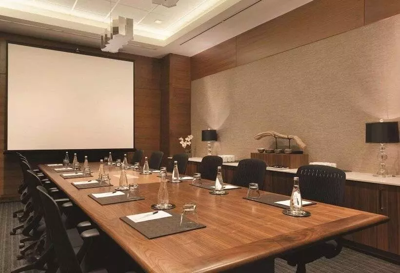 Radisson Hotel & Conference Centre Calgary Airport