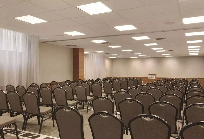 Radisson Hotel & Conference Centre Calgary Airport