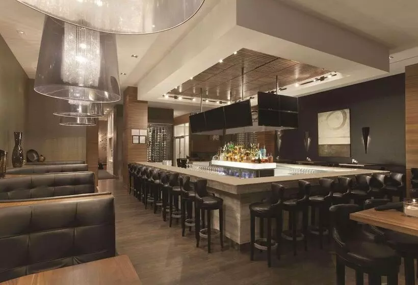 Radisson Hotel & Conference Centre Calgary Airport