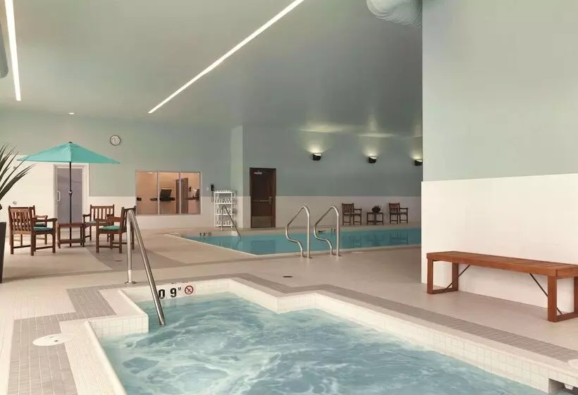 Radisson Hotel & Conference Centre Calgary Airport