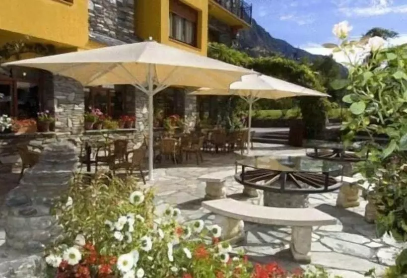 Отель Restaurant Castellarnau