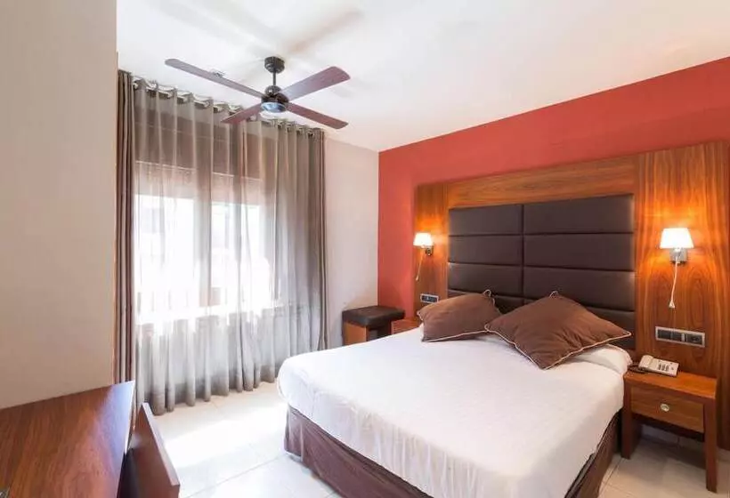 Отель Restaurant Castellarnau