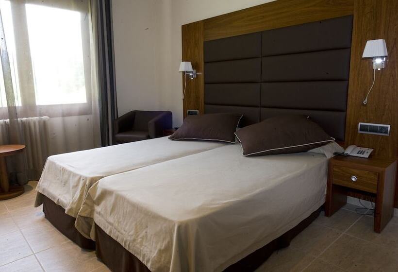 فندق Restaurant Castellarnau