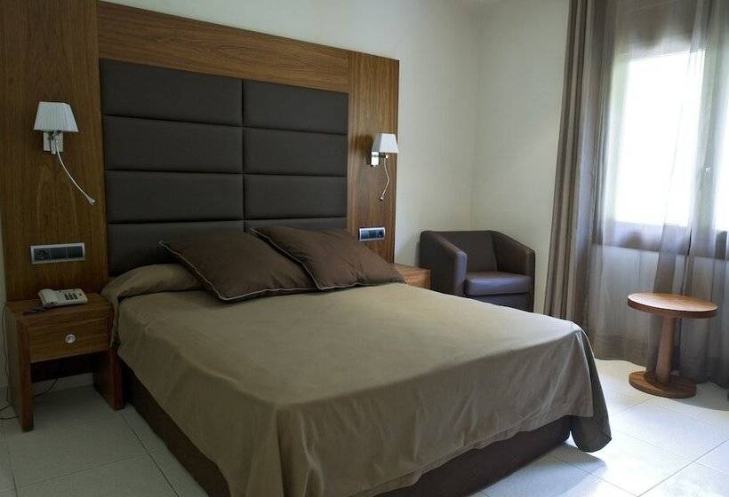 فندق Restaurant Castellarnau