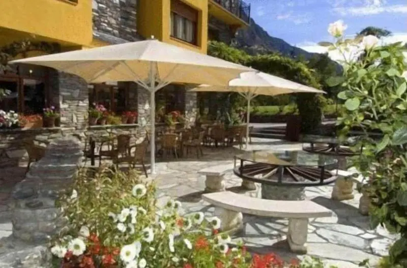 هتل Restaurant Castellarnau