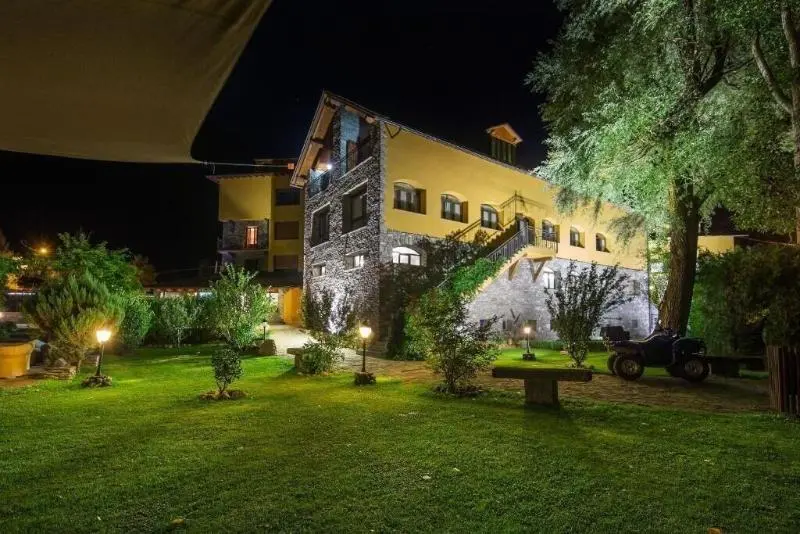 هتل Restaurant Castellarnau