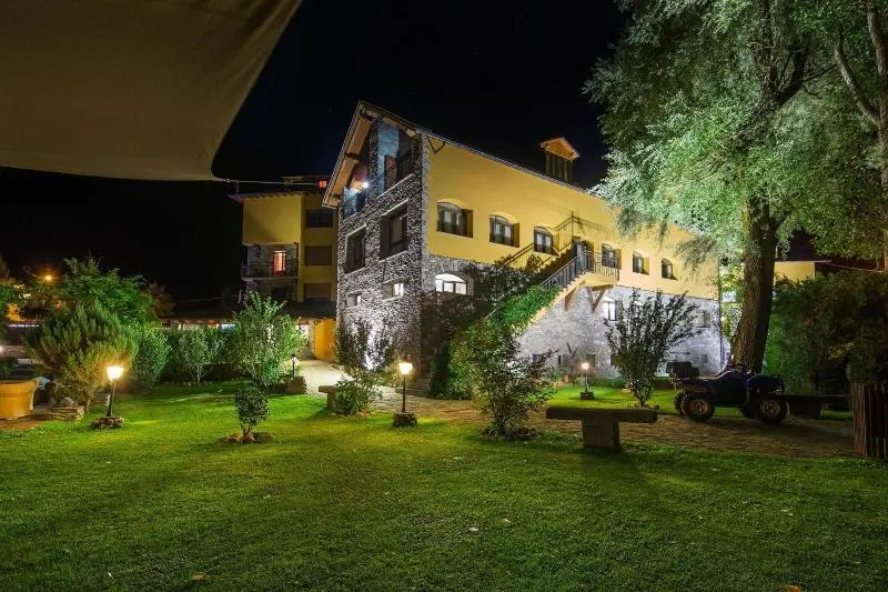 هتل Restaurant Castellarnau