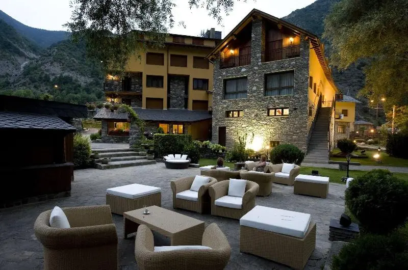 هتل Restaurant Castellarnau