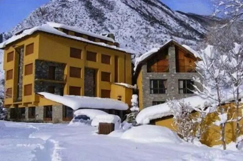 هتل Restaurant Castellarnau