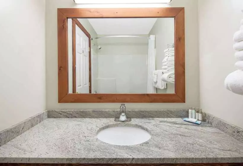 Szálloda Travelodge By Wyndham Golden Sportsman Lodge