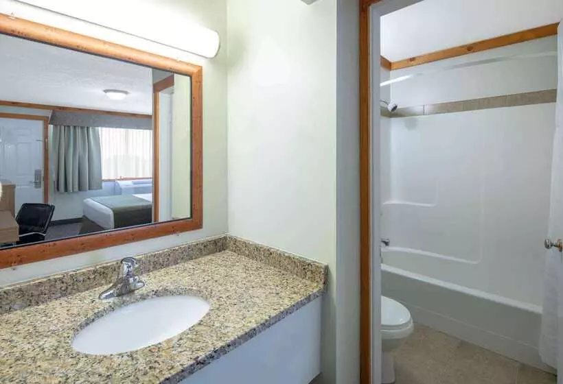 Szálloda Travelodge By Wyndham Golden Sportsman Lodge