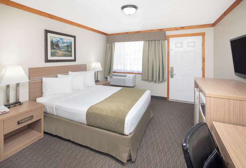 فندق Travelodge By Wyndham Golden Sportsman Lodge