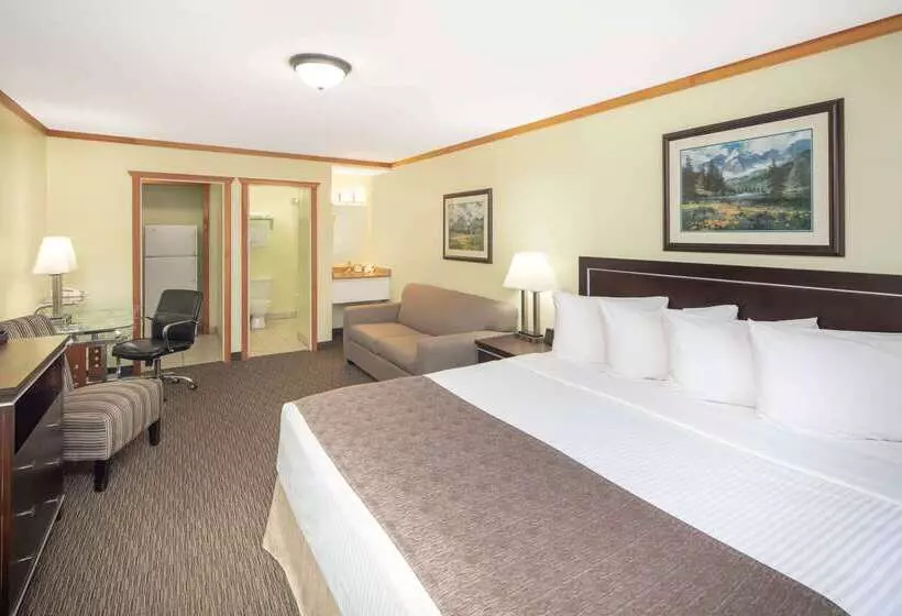 Szálloda Travelodge By Wyndham Golden Sportsman Lodge