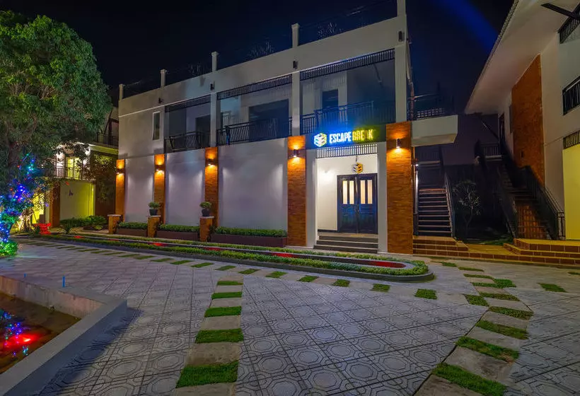 هتل Les Bambous Luxury