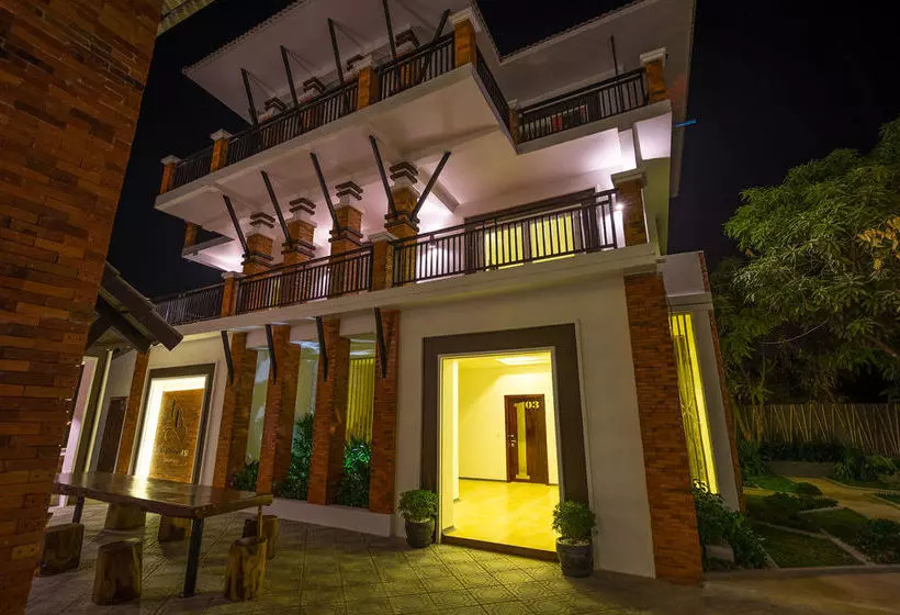 هتل Les Bambous Luxury