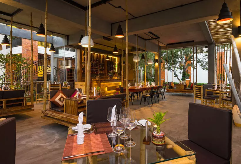 هتل Les Bambous Luxury