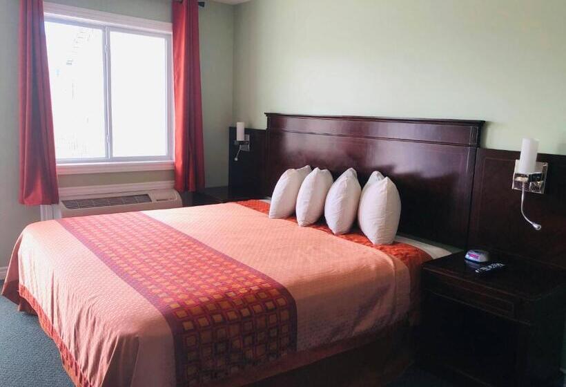 Мотель Perth Plaza Inn & Suites