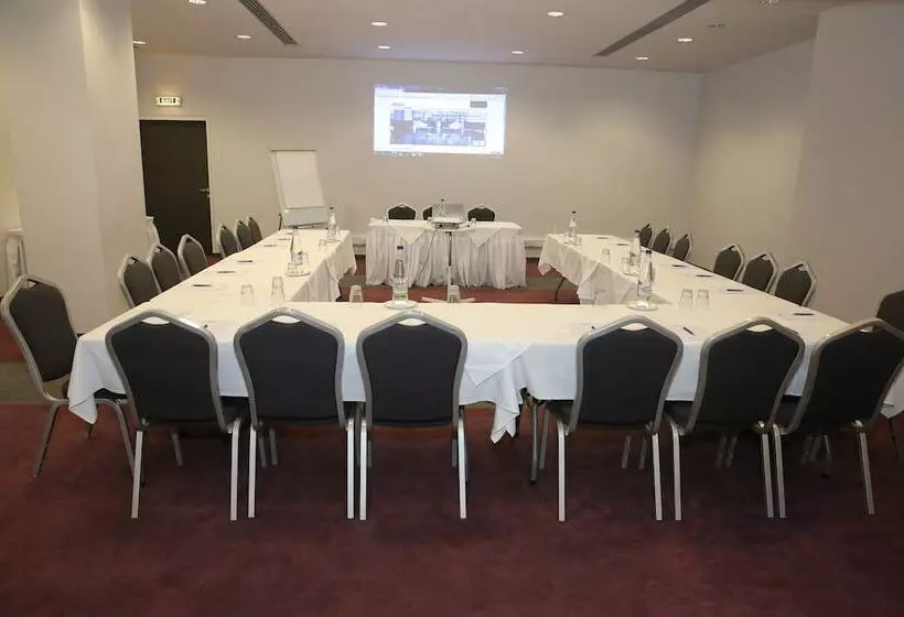 هتل Altius Boutique