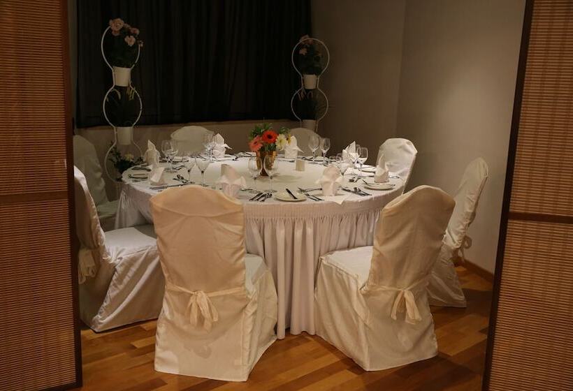 هتل Altius Boutique