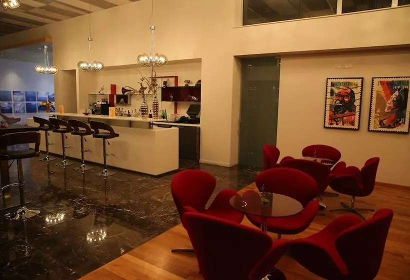 هتل Altius Boutique