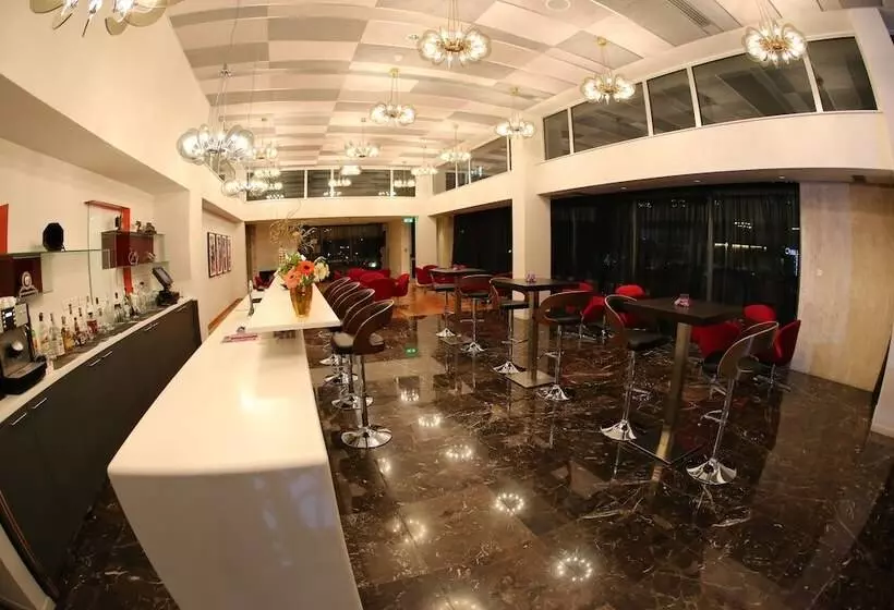 هتل Altius Boutique