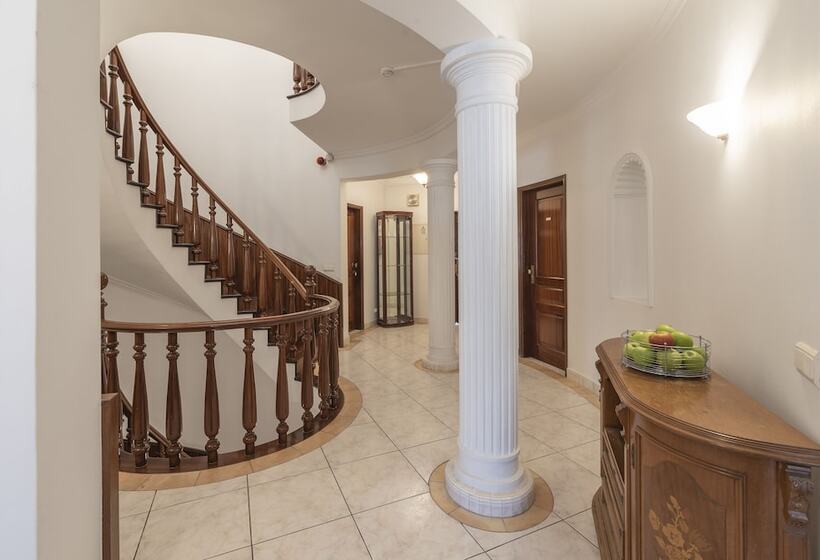 فندق Bertolina Guest House