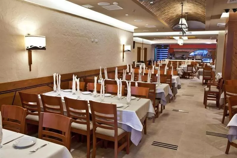 هتل Chacao Suites