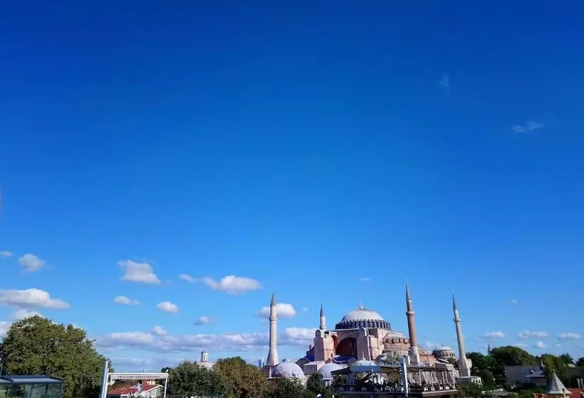 هتل Cosmopolitan Park