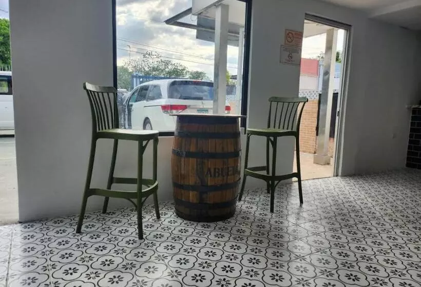 酒店 Express Inn Pty Aeropuerto Internacional Panama