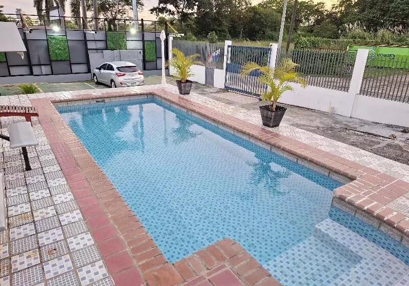 酒店 Express Inn Pty Aeropuerto Internacional Panama