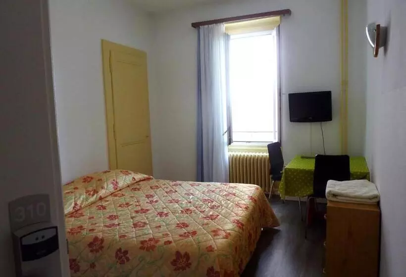 Отель Hôtel Du Marché