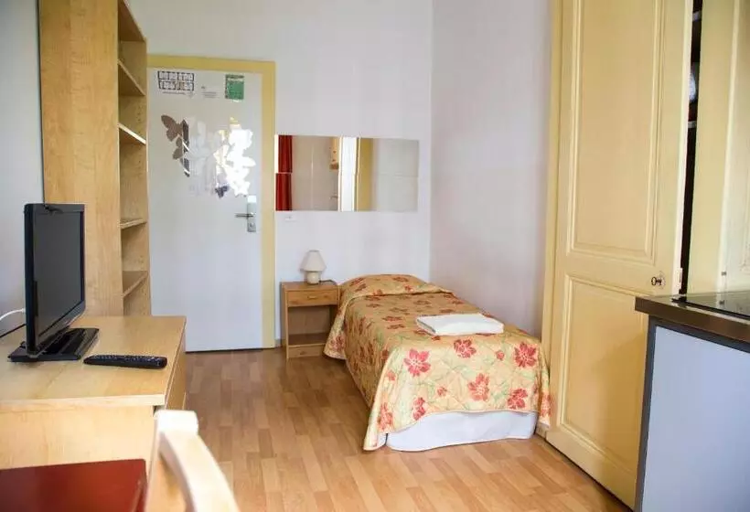 Отель Hôtel Du Marché