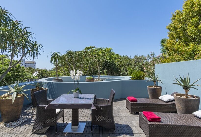 בית מלון כפרי Mantis No5 Boutique Art